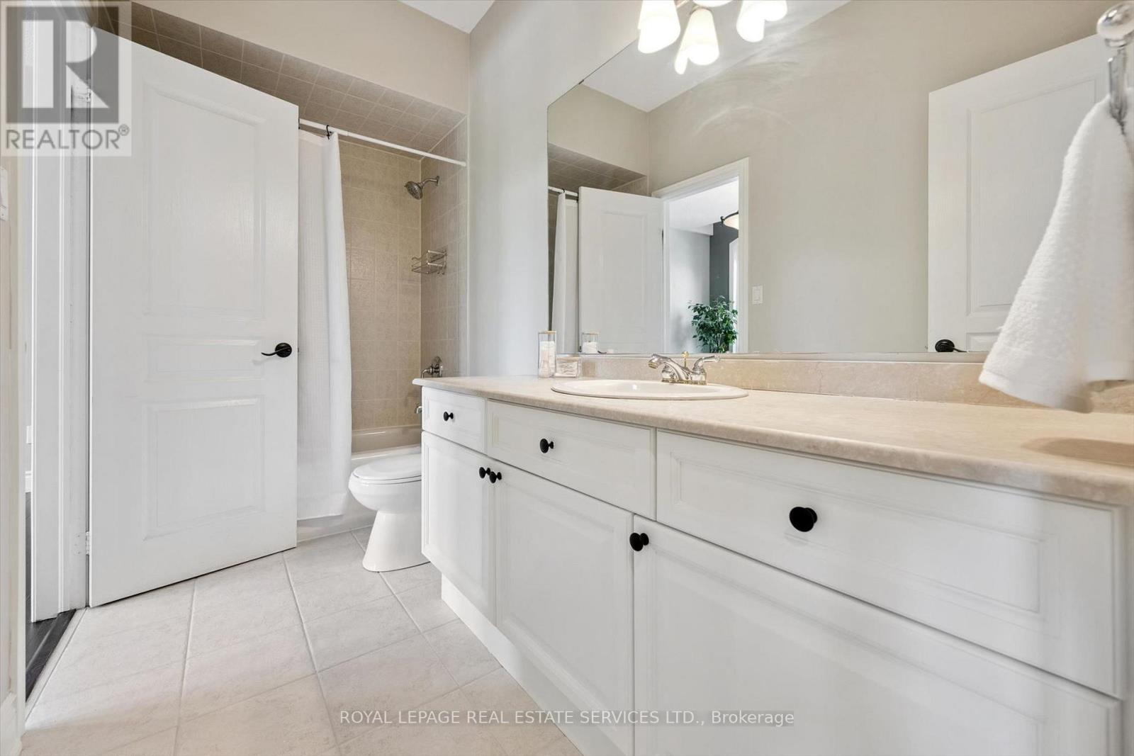 1036 Valley Crest Circle, Oakville, Ontario  L6H 6W8 - Photo 19 - W14110728
