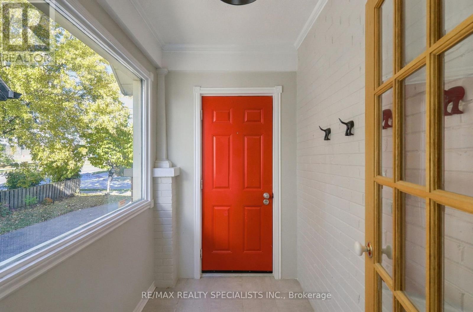 141 Lake Crescent, Toronto (Mimico), Ontario  M8V 1W2 - Photo 5 - W14110848