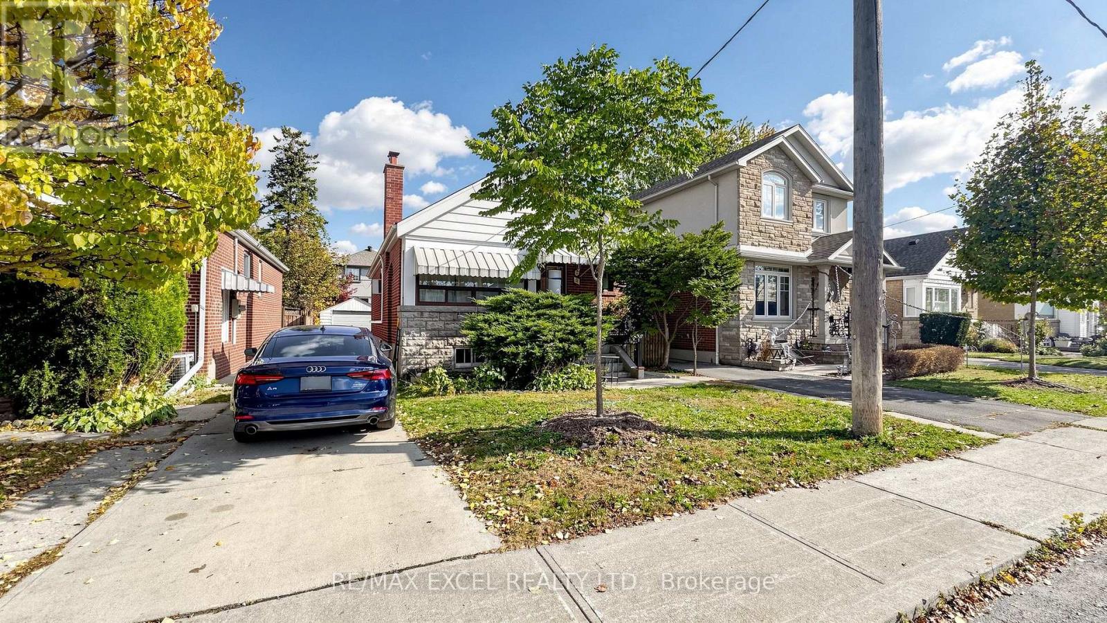 11 Hutton Avenue, Toronto, Ontario M4C 3L2 - Photo 3 - E14007726