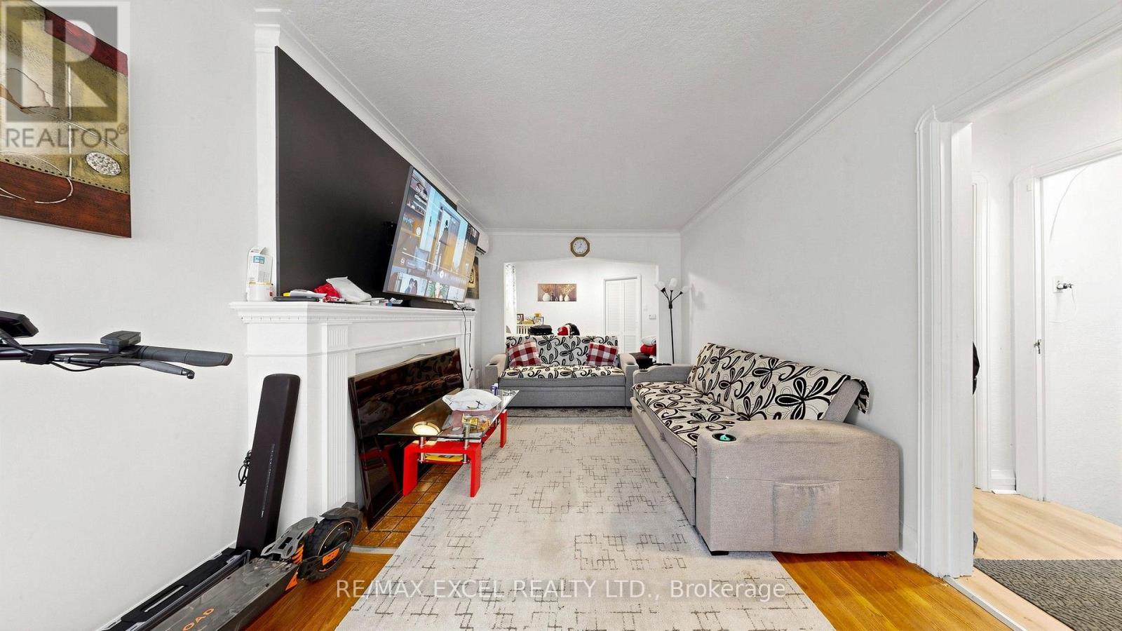 11 Hutton Avenue, Toronto, Ontario M4C 3L2 - Photo 9 - E14007726