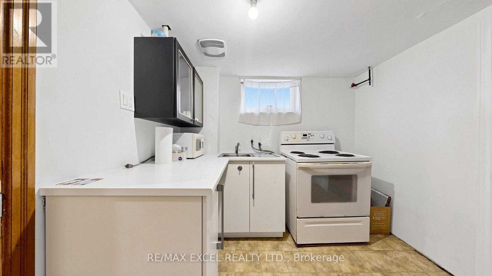 11 Hutton Avenue, Toronto, Ontario M4C 3L2 - Photo 35 - E14007726