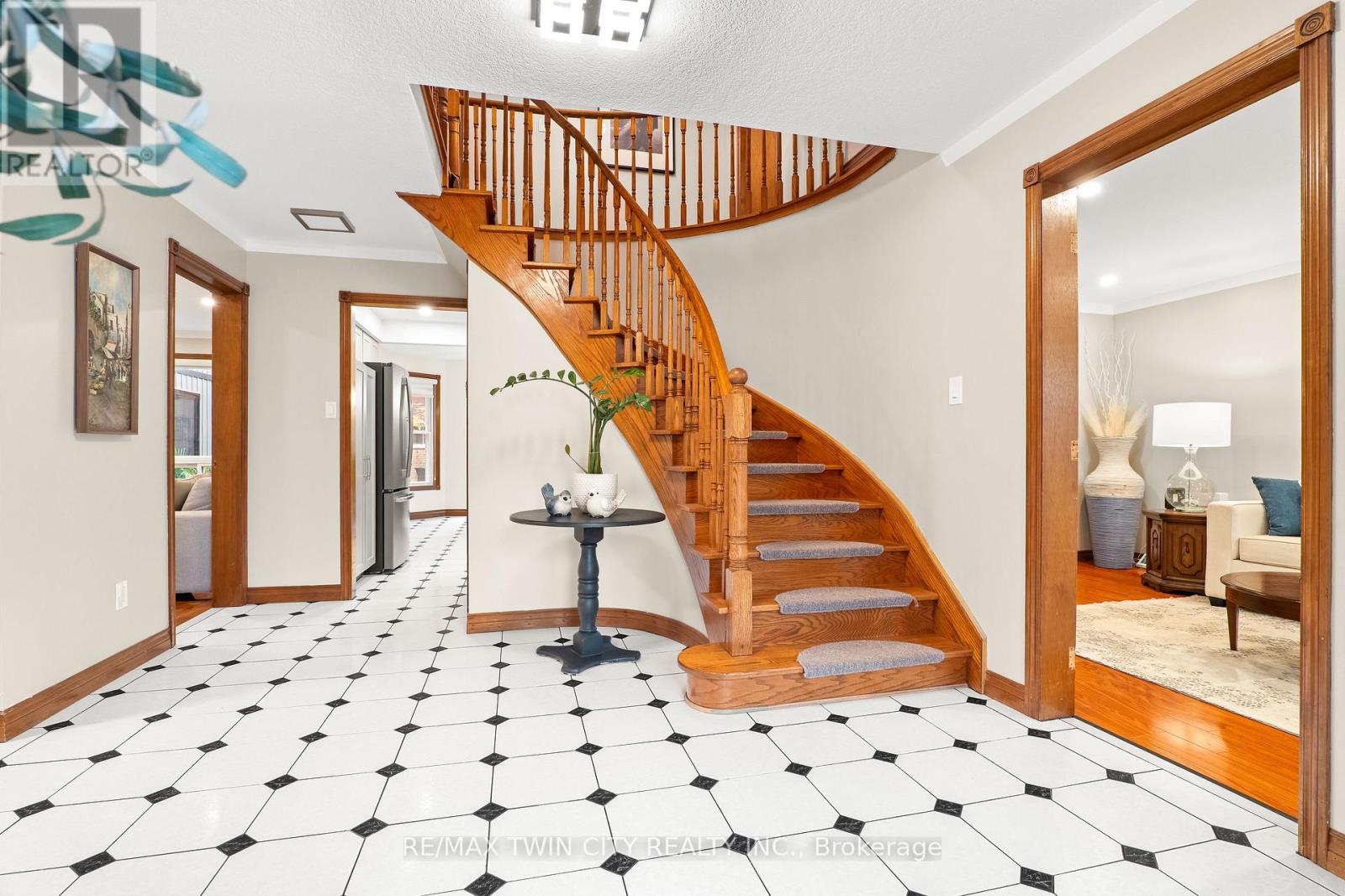 98 Wallace Drive, Cambridge, Ontario  N1T 1K8 - Photo 3 - X14110720