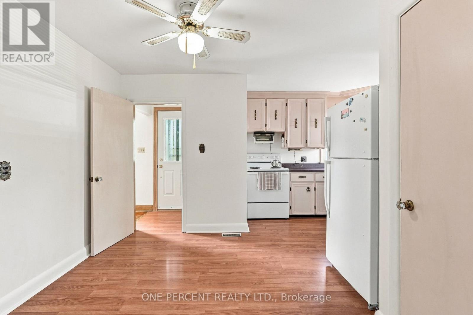 241 East 44th Street, Hamilton (Hampton Heights), Ontario  L8T 3H7 - Photo 11 - X14110738