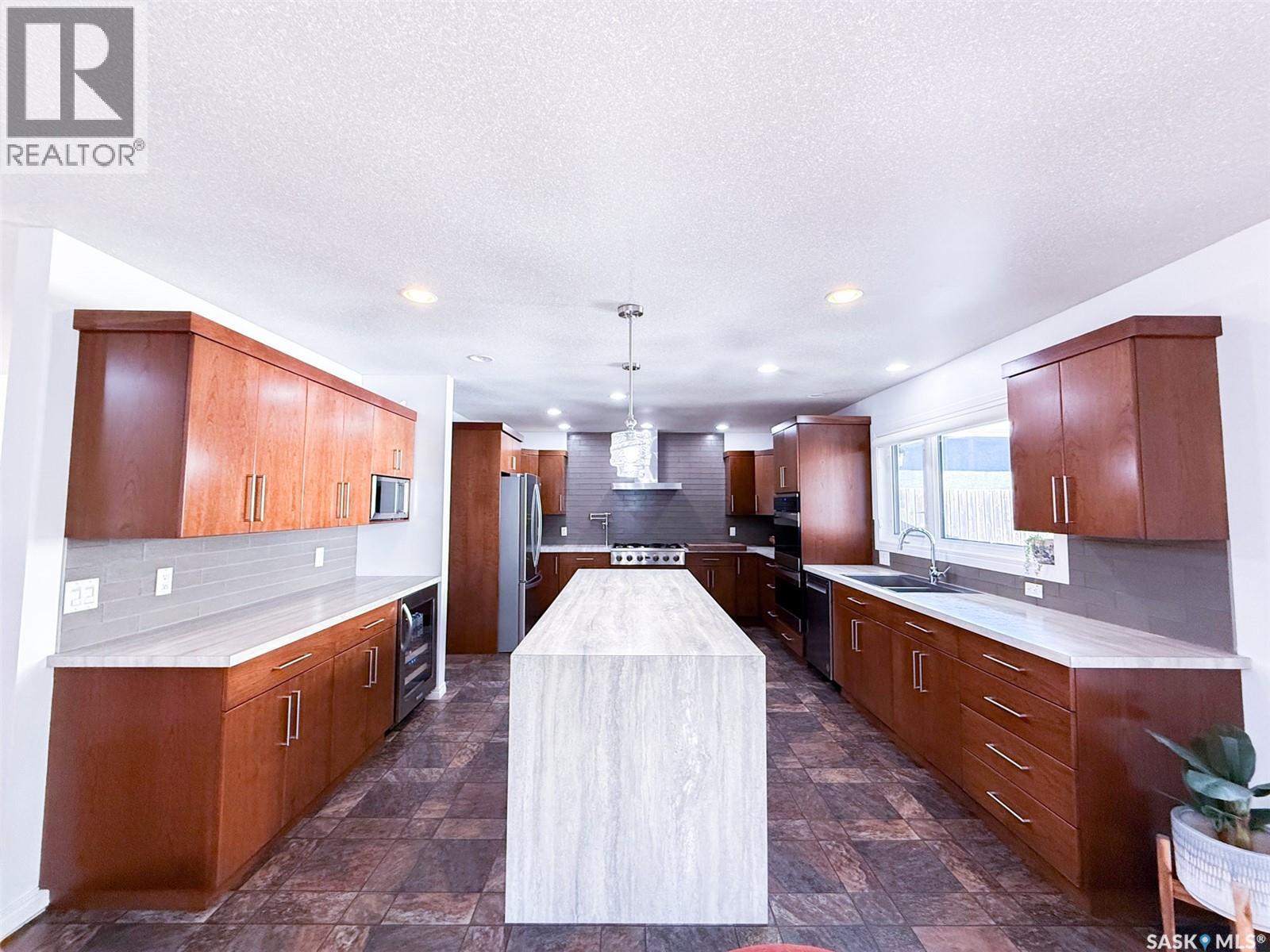 1105 Riverview Crescent, Swift Current, Saskatchewan  S9H 1Y8 - Photo 10 - SK051799