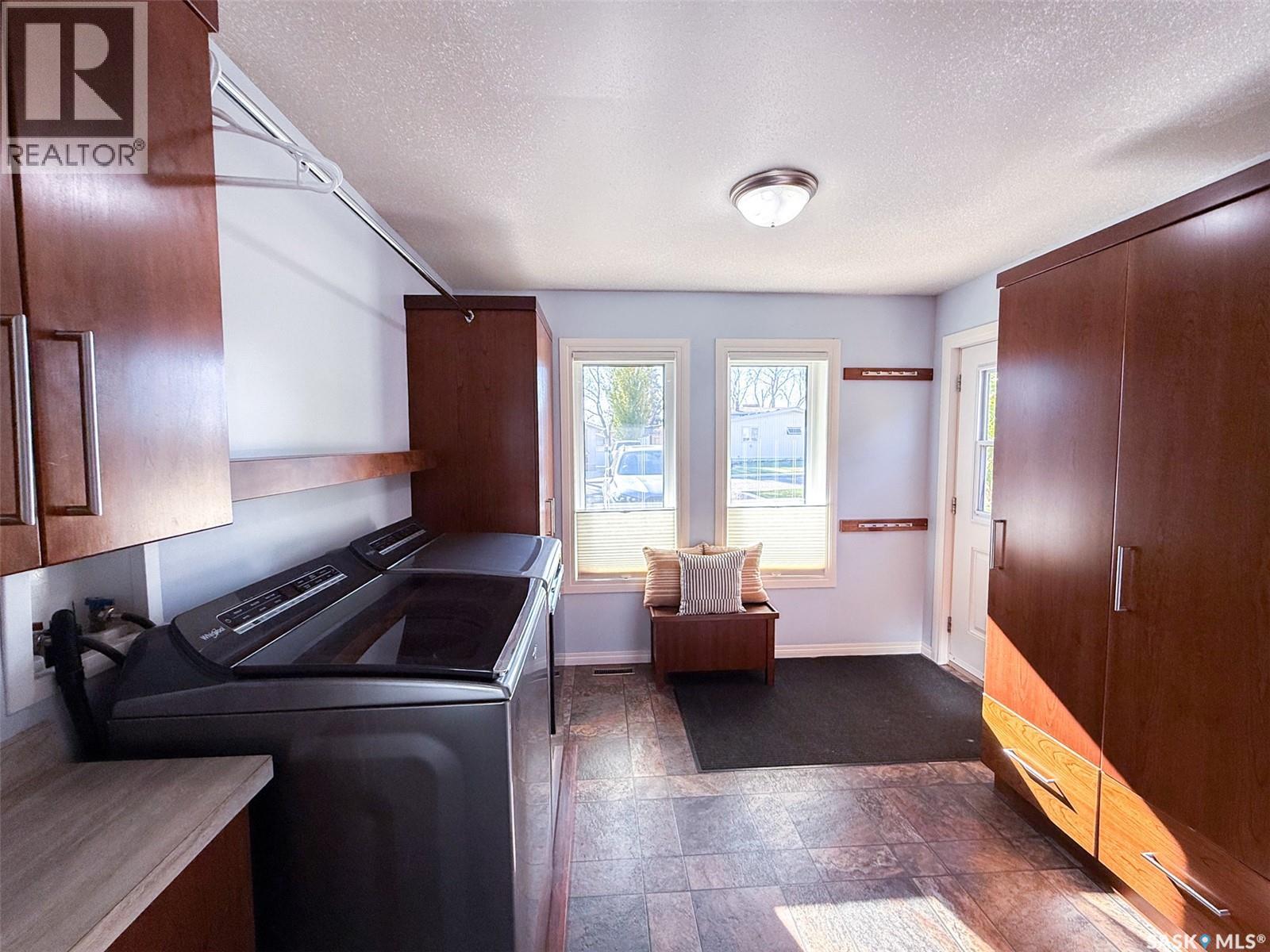 1105 Riverview Crescent, Swift Current, Saskatchewan  S9H 1Y8 - Photo 18 - SK051799