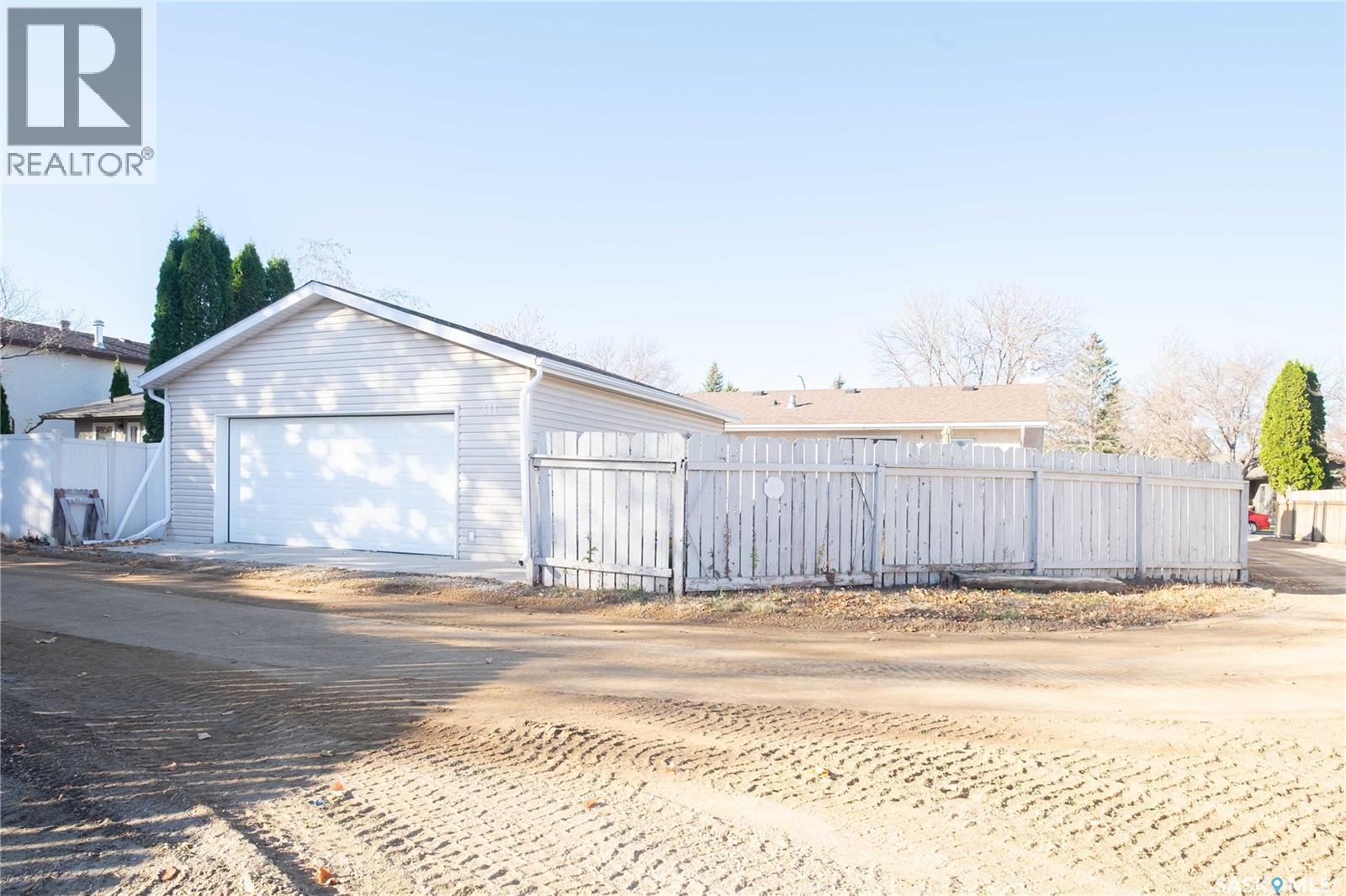 311 Black Drive, Regina, Saskatchewan  S4X 2Z6 - Photo 2 - SK051745