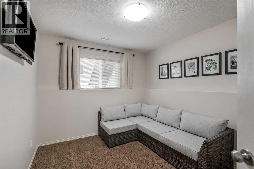 113 Mt Sundance Crescent W