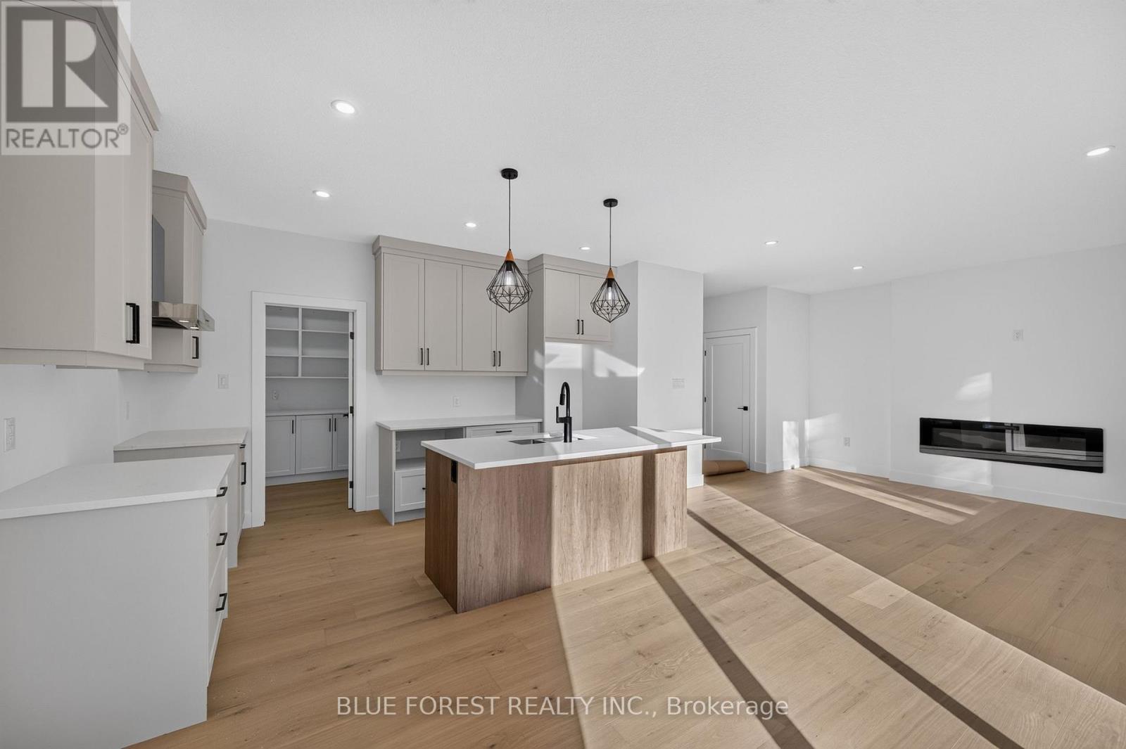 50 Beer Crescent, Strathroy-Caradoc, Ontario  N7G 3K5 - Photo 6 - X14111000