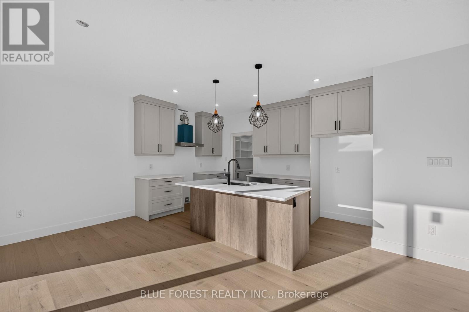 50 Beer Crescent, Strathroy-Caradoc, Ontario  N7G 3K5 - Photo 7 - X14111000