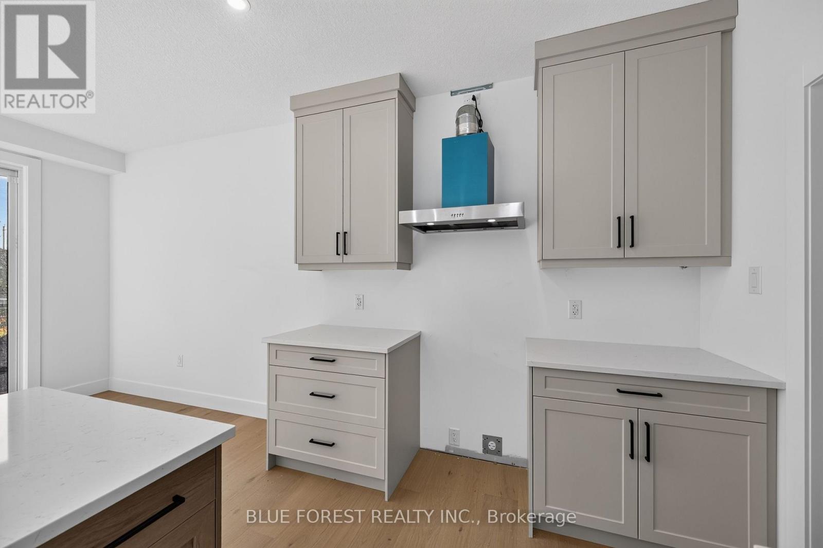 50 Beer Crescent, Strathroy-Caradoc, Ontario  N7G 3K5 - Photo 8 - X14111000