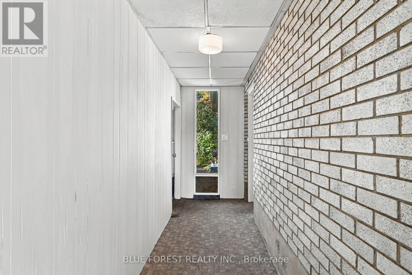 105 Chesterfield Avenue, London South (South I), Ontario  N5Z 3M9 - Photo 4 - X14111024