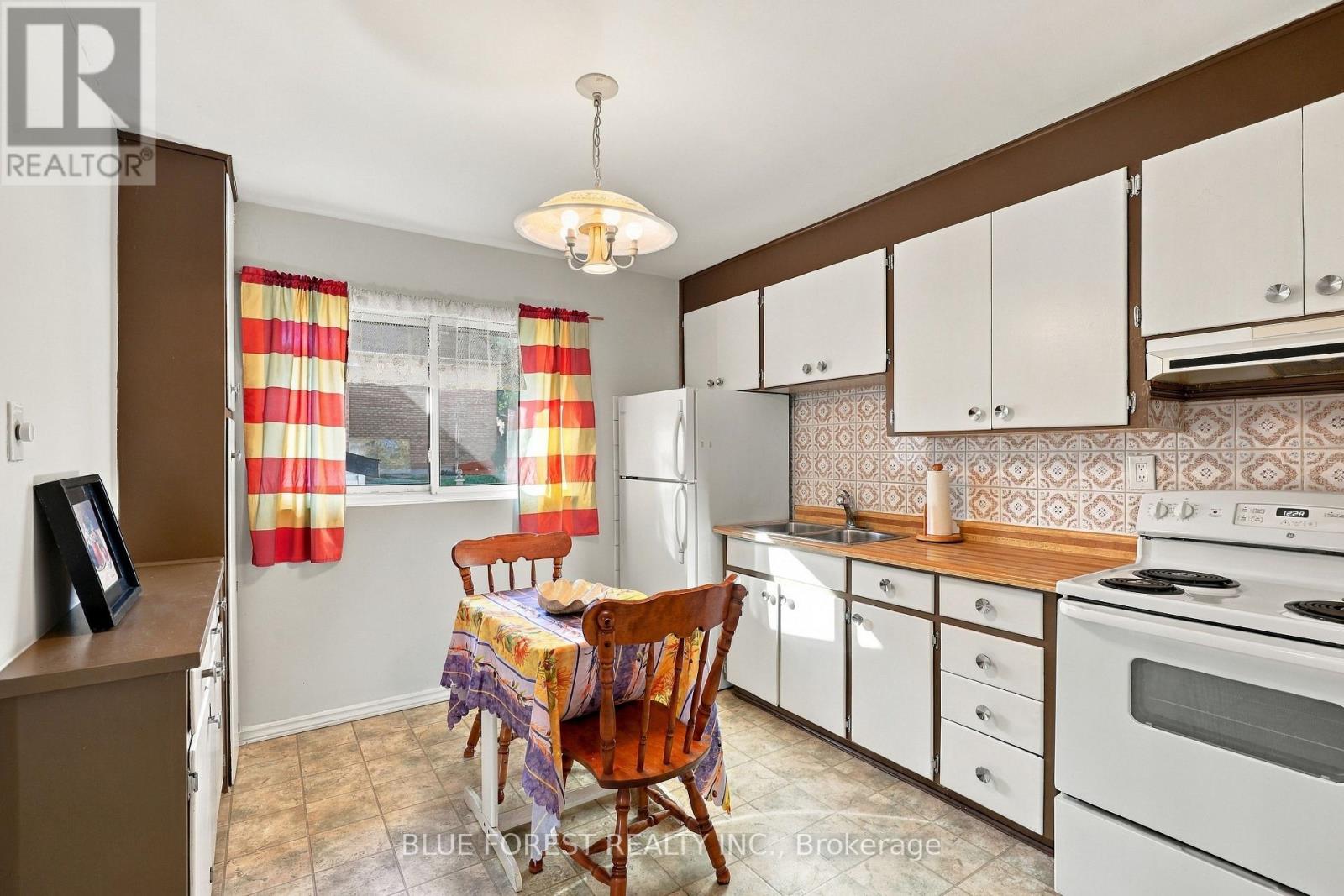 105 Chesterfield Avenue, London South (South I), Ontario  N5Z 3M9 - Photo 7 - X14111024