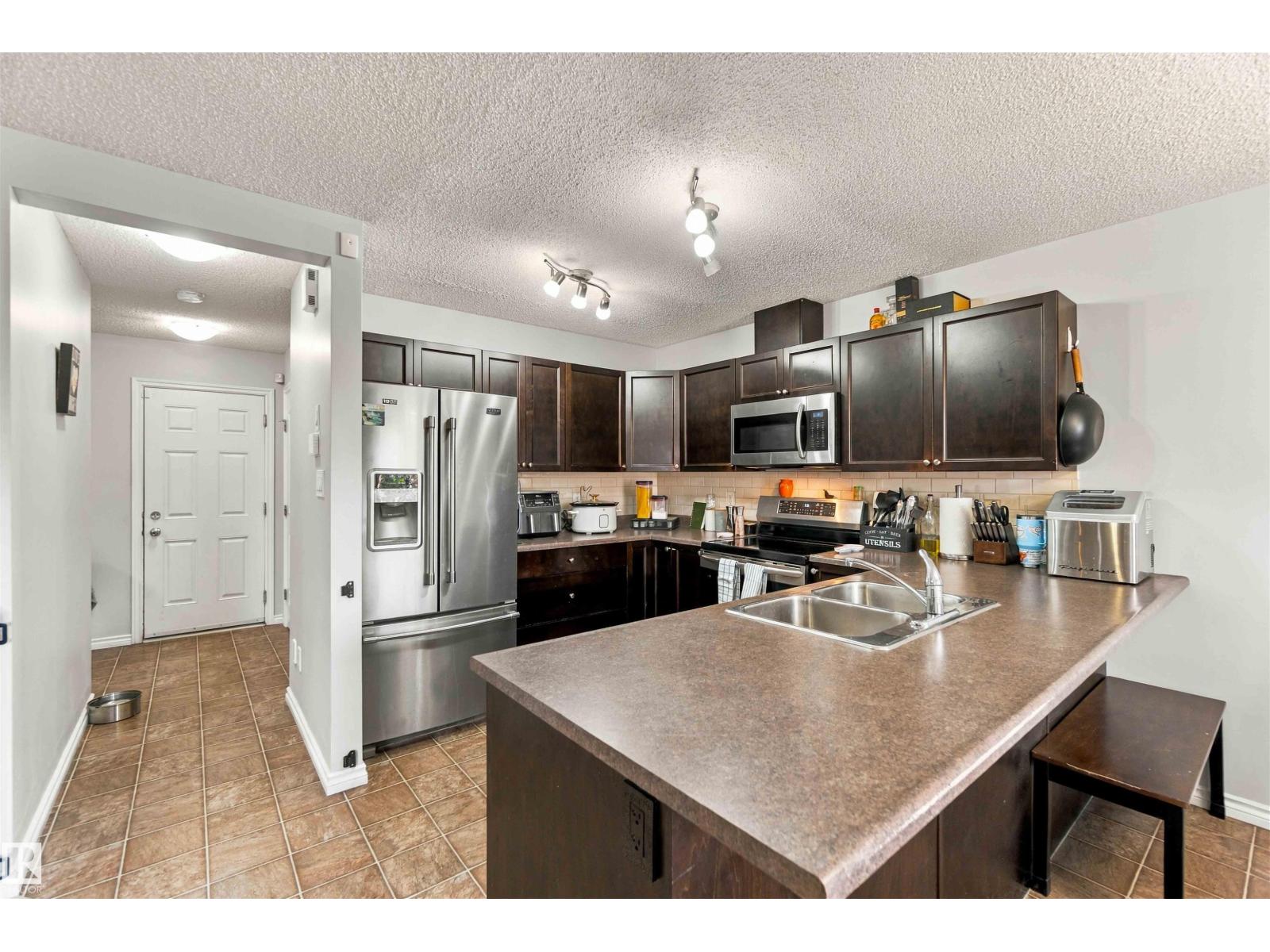 9531 Simpson Co NW, Edmonton, Alberta  T6R 0T8 - Photo 10 - E4514002