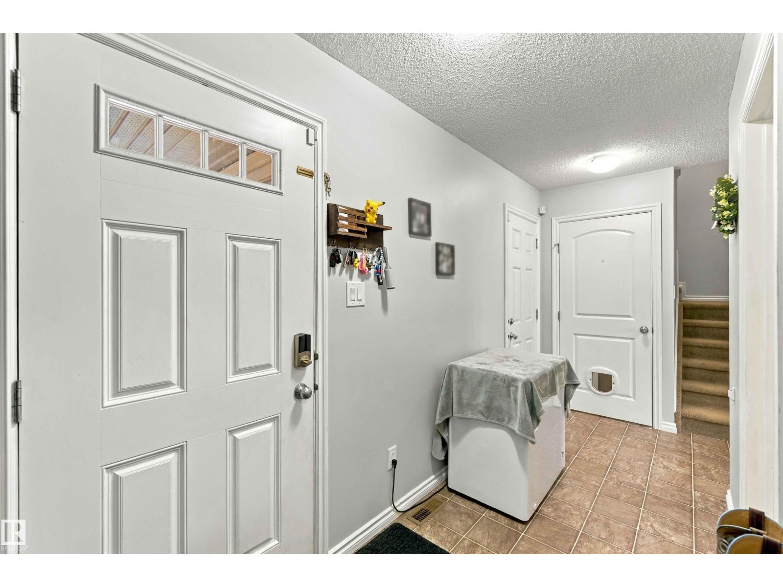 9531 Simpson Co NW, Edmonton, Alberta  T6R 0T8 - Photo 3 - E4514002