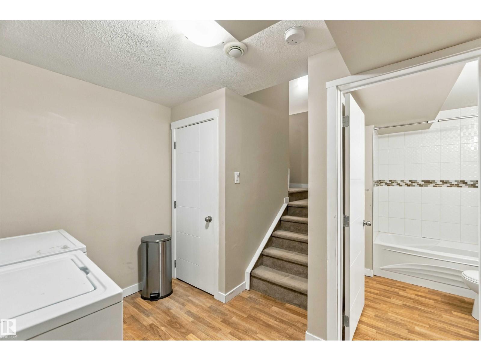 9531 Simpson Co NW, Edmonton, Alberta  T6R 0T8 - Photo 37 - E4514002