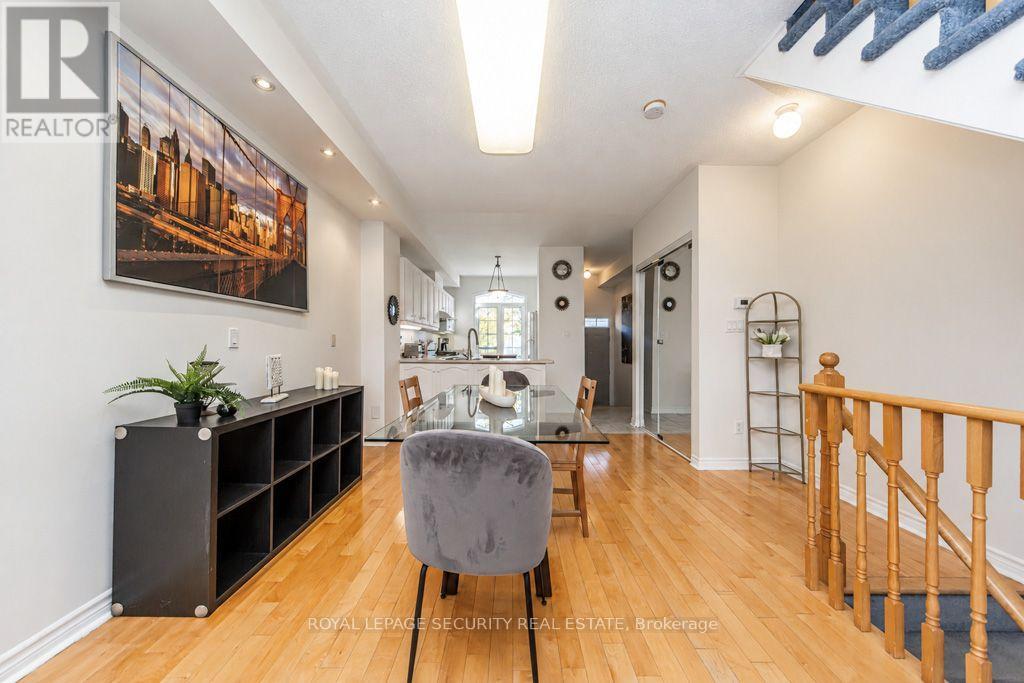 134a Finch Avenue W, Toronto, Ontario  M2N 2H9 - Photo 11 - C14110888