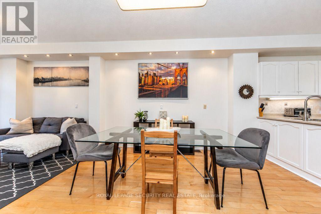 134a Finch Avenue W, Toronto, Ontario  M2N 2H9 - Photo 12 - C14110888