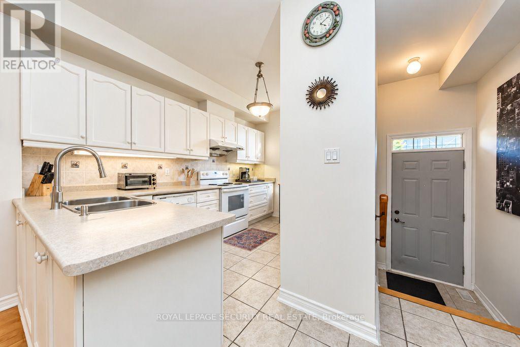 134a Finch Avenue W, Toronto, Ontario  M2N 2H9 - Photo 15 - C14110888