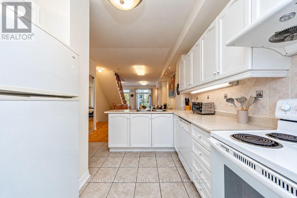134a Finch Avenue W, Toronto, Ontario  M2N 2H9 - Photo 18 - C14110888