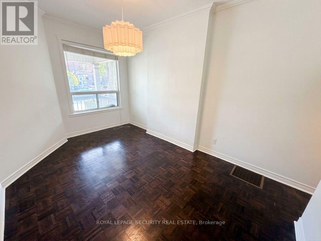 Main Floor - 380 Crawford Street, Toronto (Trinity-Bellwoods), Ontario  M6J 2V9 - Photo 5 - C14110932