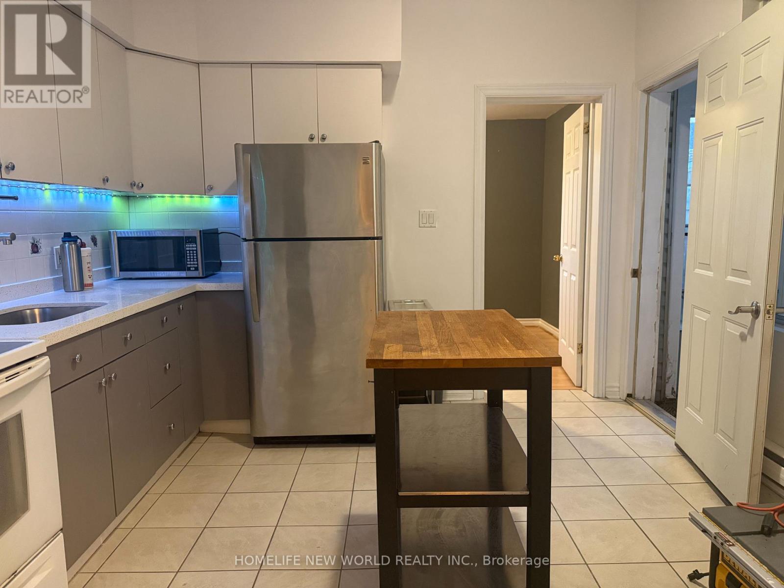 6 Dublin Street, Toronto (Dufferin Grove), Ontario  M6H 1J3 - Photo 2 - C14111016