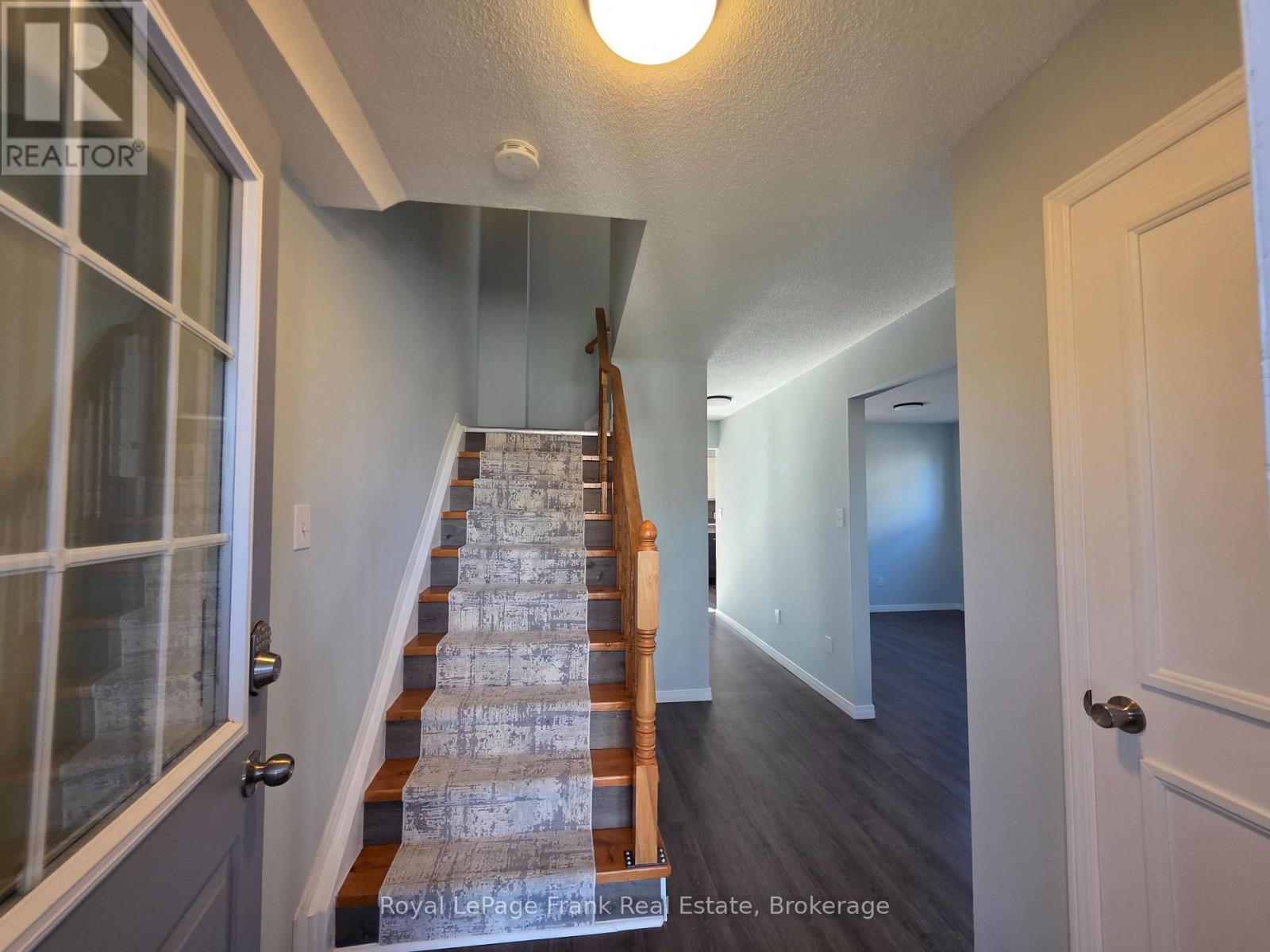 35 Kingsview Court, Clarington (Courtice), Ontario  L1E 1E7 - Photo 4 - E14110946