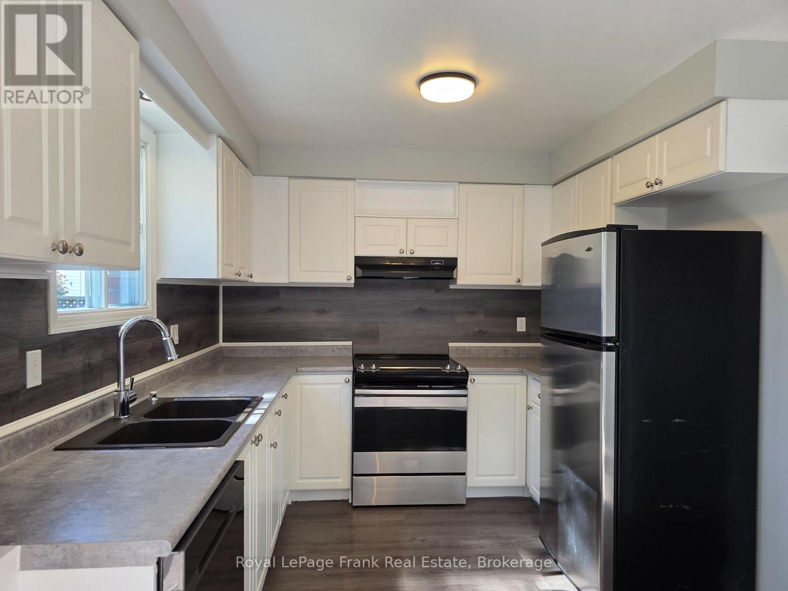 35 Kingsview Court, Clarington (Courtice), Ontario  L1E 1E7 - Photo 6 - E14110946