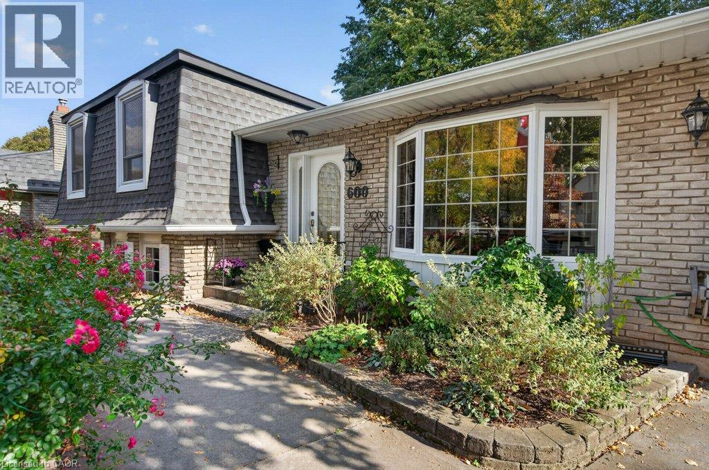 600 Holly Hill Crescent, Burlington, Ontario  L7L 3Z7 - Photo 3 - 40873232