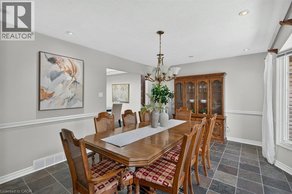 600 Holly Hill Crescent, Burlington, Ontario  L7L 3Z7 - Photo 7 - 40873232