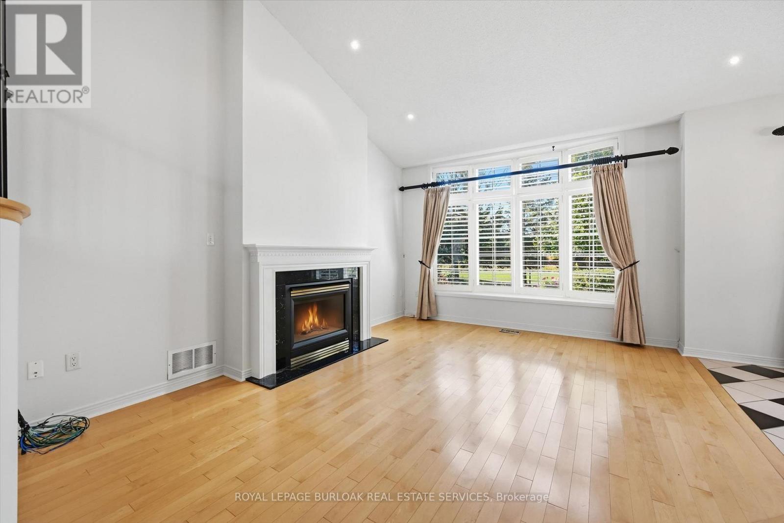 2256 Turnberry Road, Burlington, Ontario  L7M 4S6 - Photo 7 - W14110916