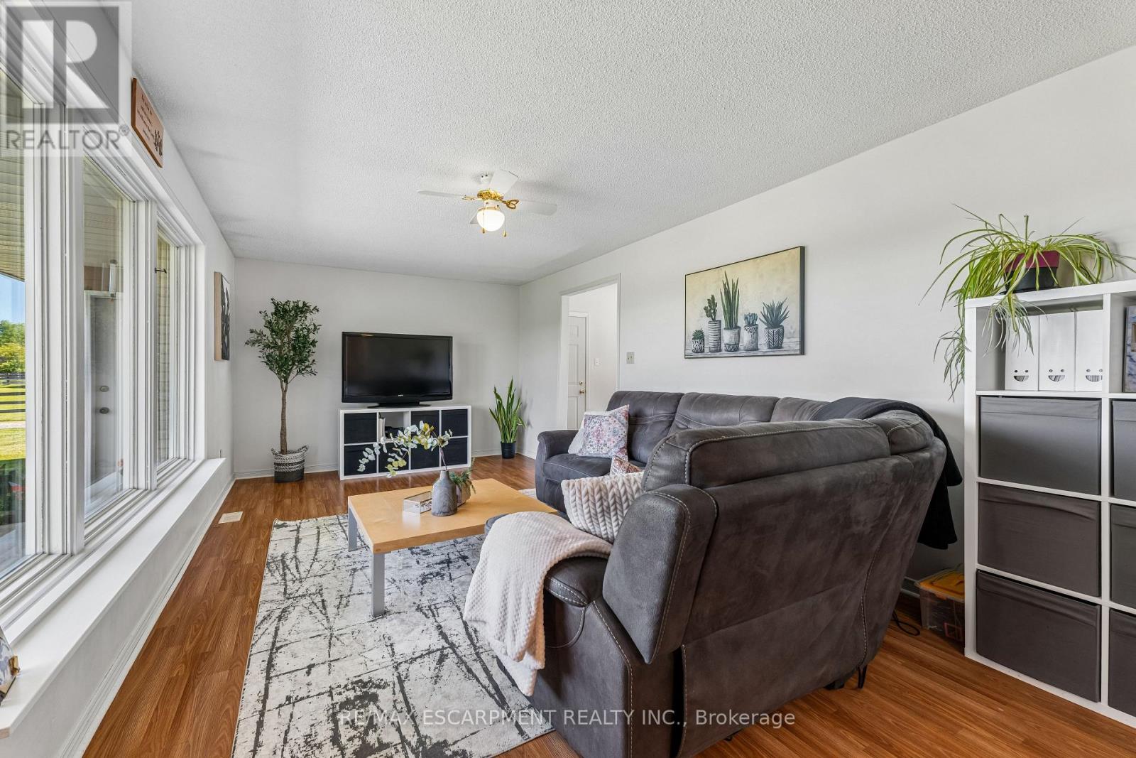 1250 Arkell Road, Milton, Ontario  N1H 6H8 - Photo 3 - W14110938