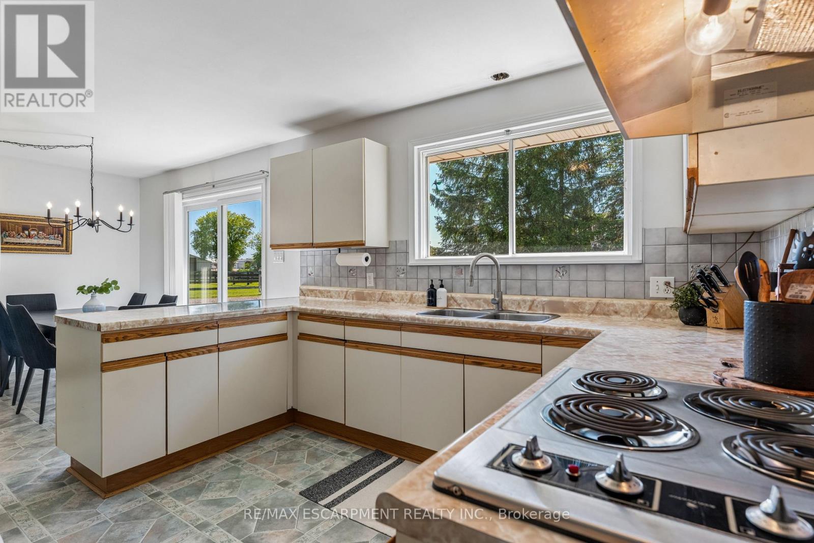 1250 Arkell Road, Milton, Ontario  N1H 6H8 - Photo 7 - W14110938