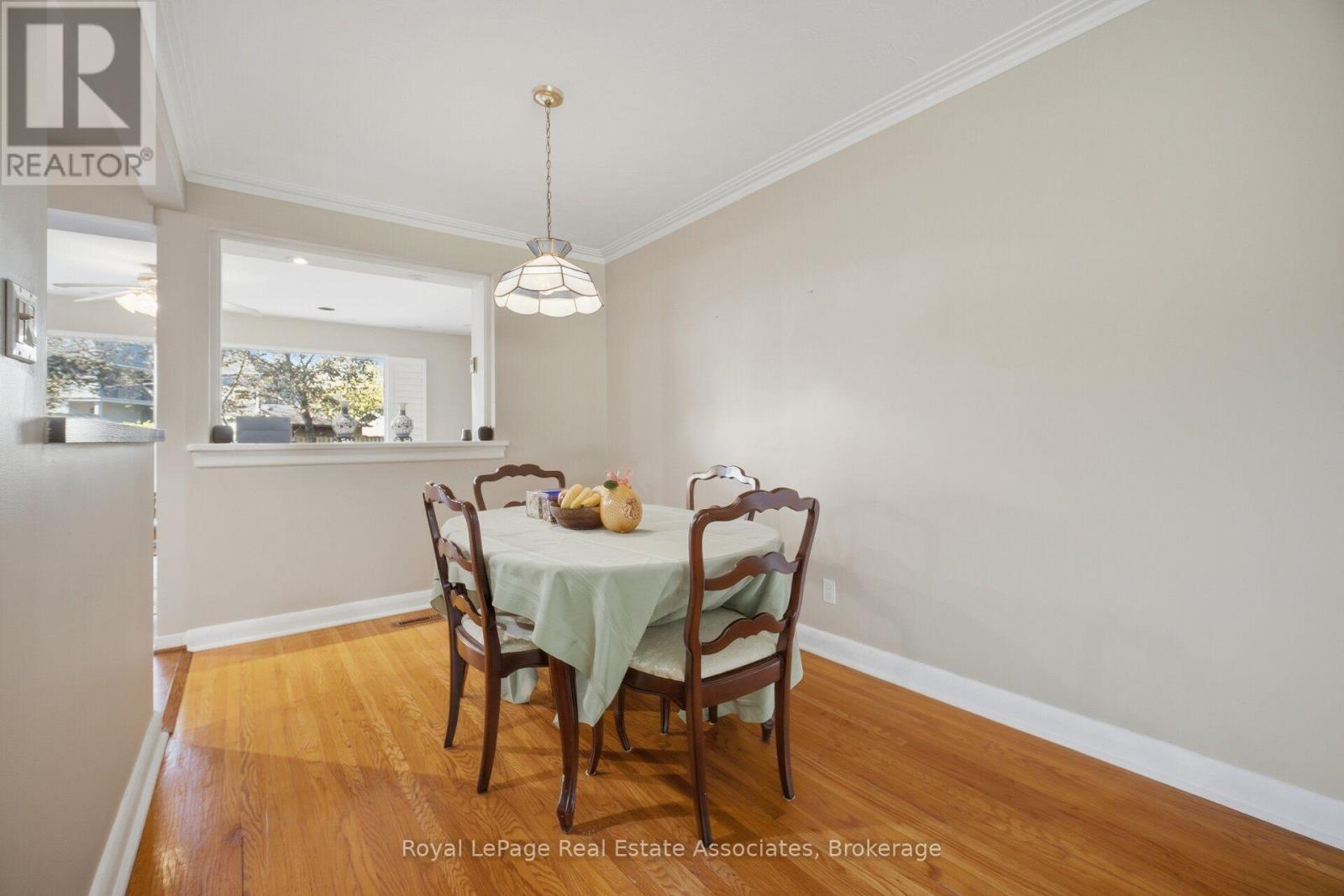1636 Springwell Avenue, Mississauga (Clarkson), Ontario  L5J 3H9 - Photo 12 - W14110974