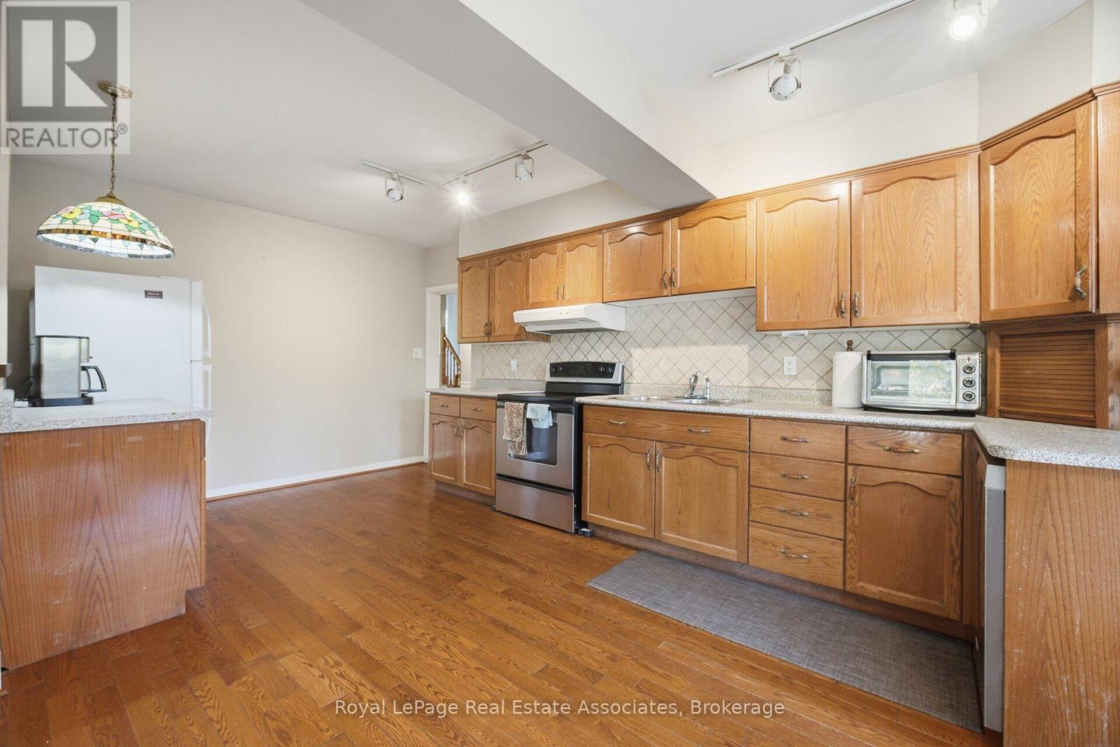 1636 Springwell Avenue, Mississauga (Clarkson), Ontario  L5J 3H9 - Photo 14 - W14110974