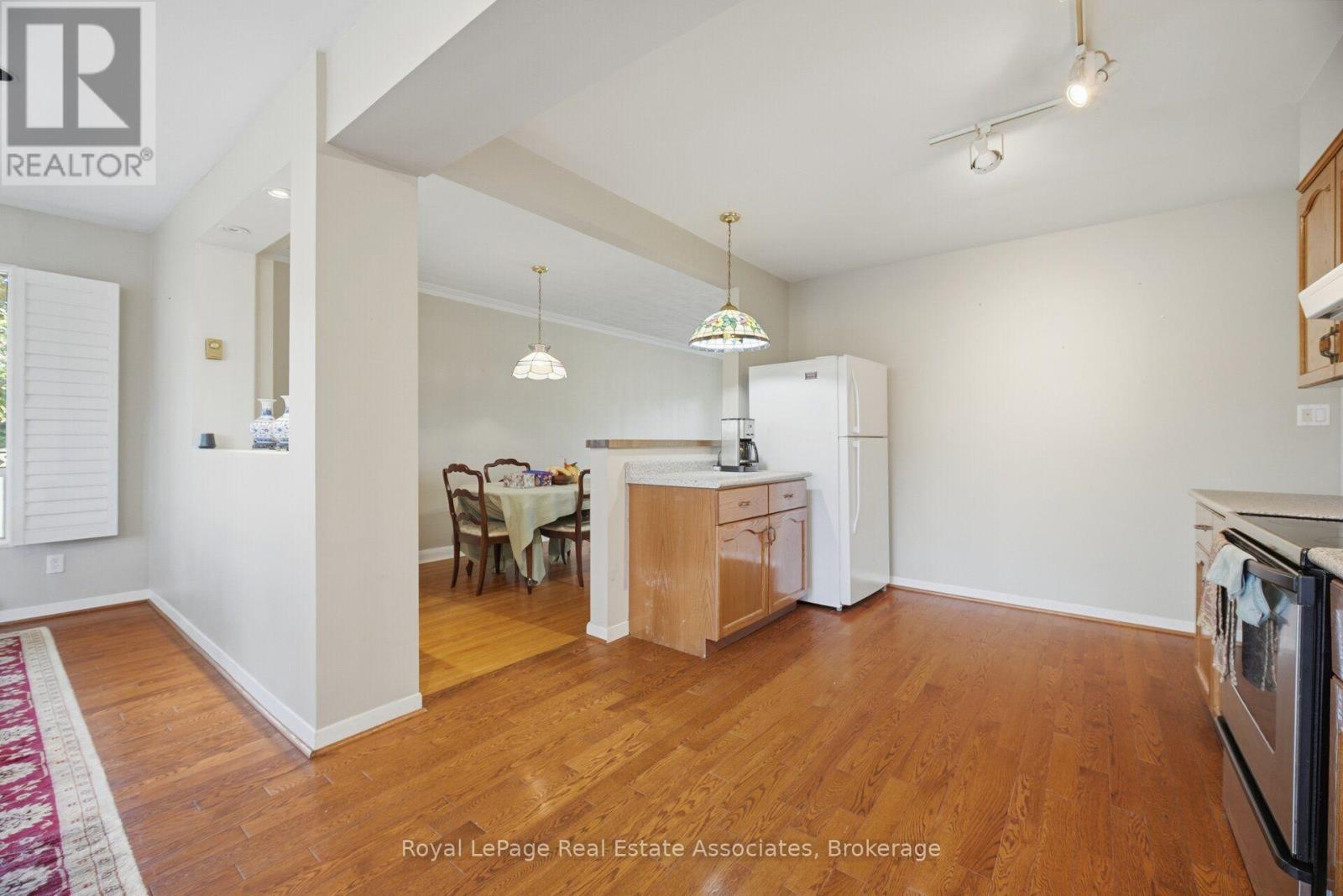1636 Springwell Avenue, Mississauga (Clarkson), Ontario  L5J 3H9 - Photo 16 - W14110974