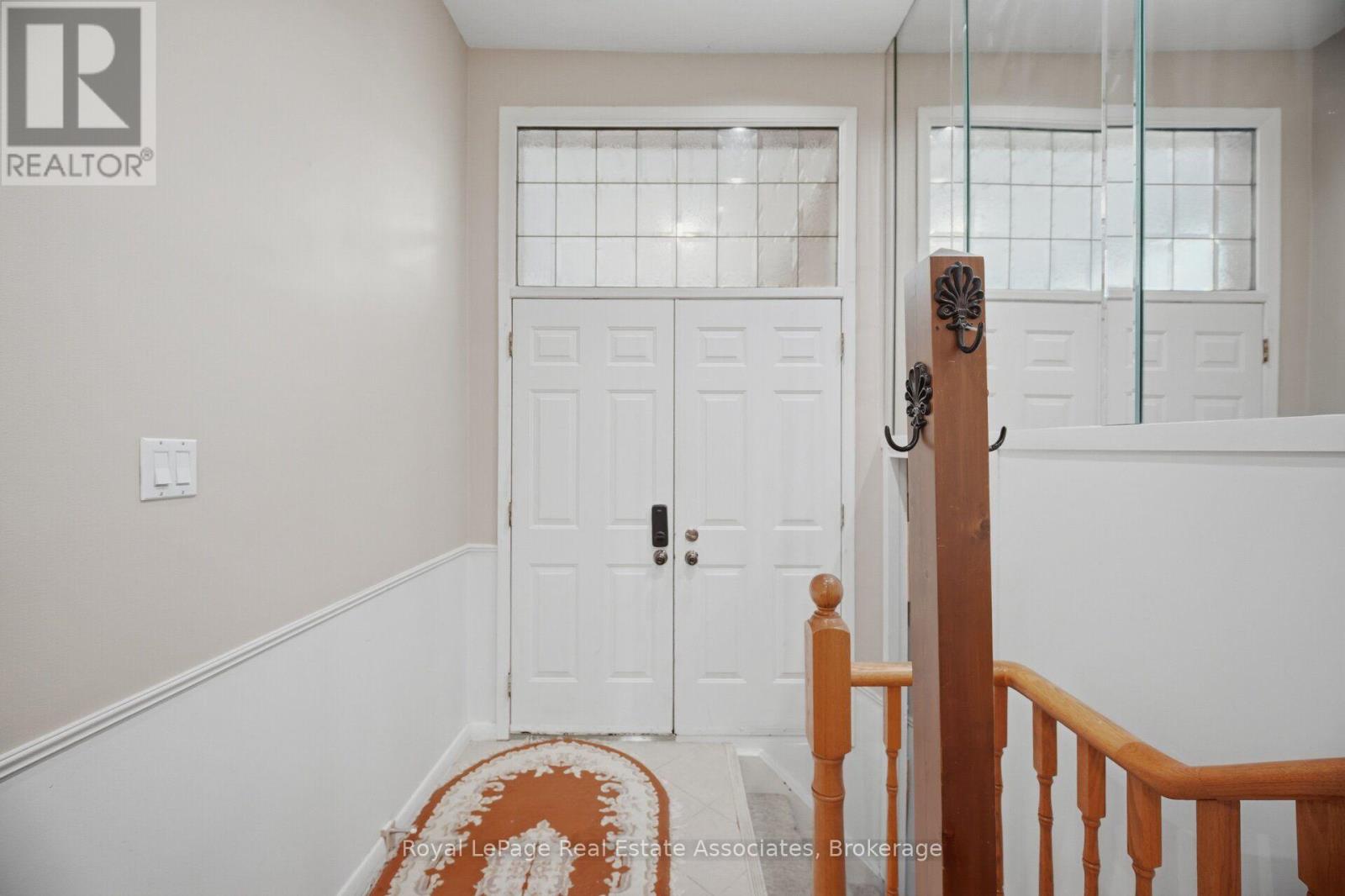 1636 Springwell Avenue, Mississauga (Clarkson), Ontario  L5J 3H9 - Photo 6 - W14110974