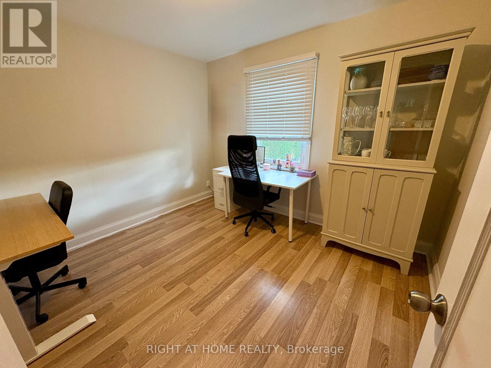 85 Floral Parkway, Toronto, Ontario  M6L 2C3 - Photo 10 - W14110988