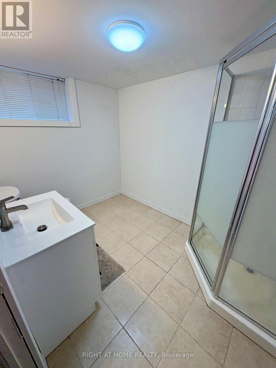 85 Floral Parkway, Toronto, Ontario  M6L 2C3 - Photo 21 - W14110988