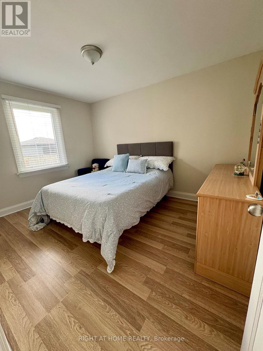 85 Floral Parkway, Toronto, Ontario  M6L 2C3 - Photo 9 - W14110988