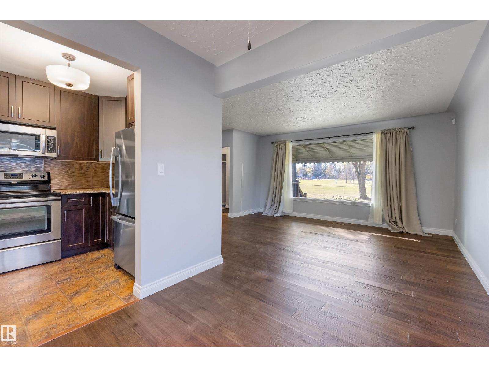 11643 137 St NW, Edmonton, Alberta  T5M 1N8 - Photo 10 - E4514009