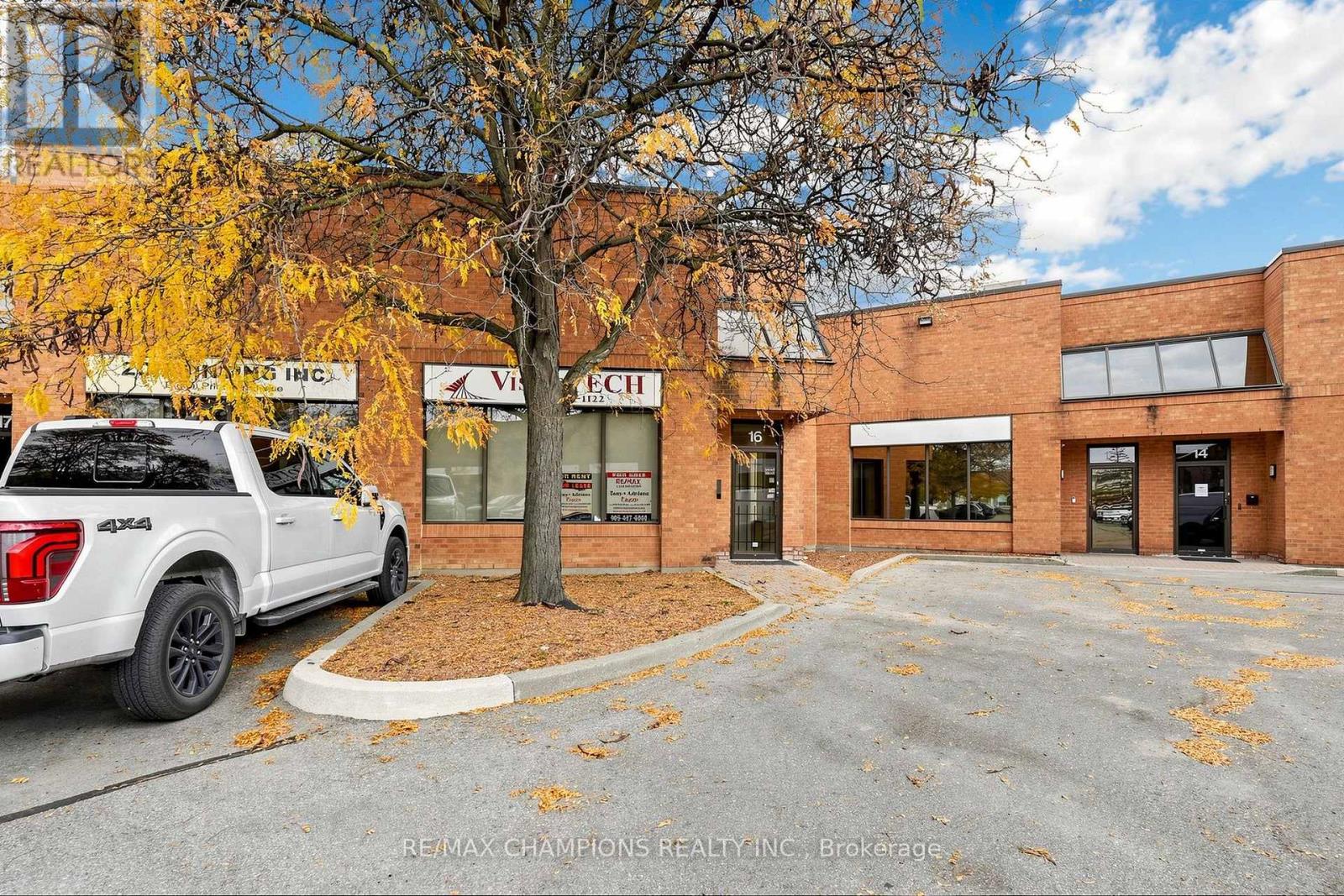 16 - 3 Brewster Road, Brampton, Ontario  L6T 5G9 - Photo 2 - W13871068