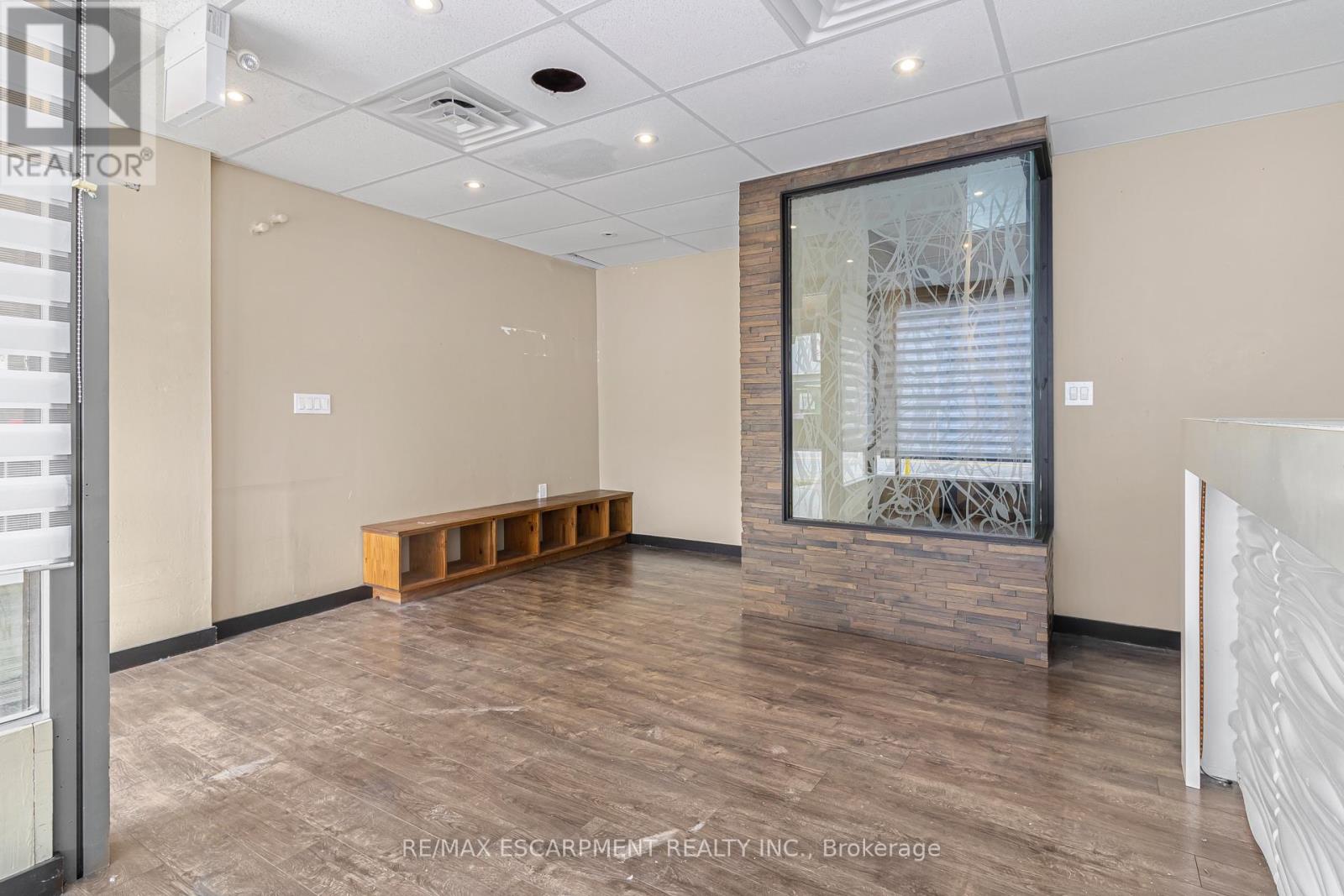 270 Ottawa Street N, Hamilton, Ontario  L8H 3Z9 - Photo 2 - X14110902