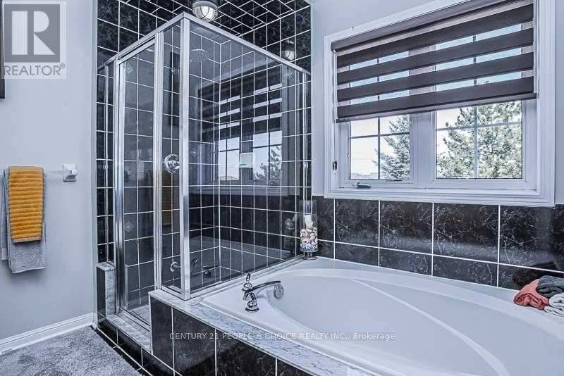 50 Sweetwood Circle W, Brampton, Ontario  L7A 2X7 - Photo 18 - W13884800