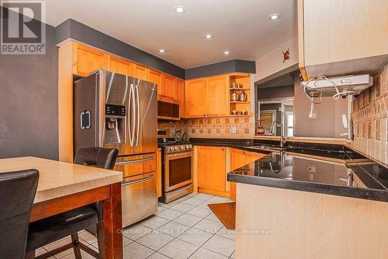 50 Sweetwood Circle W, Brampton, Ontario  L7A 2X7 - Photo 7 - W13884800