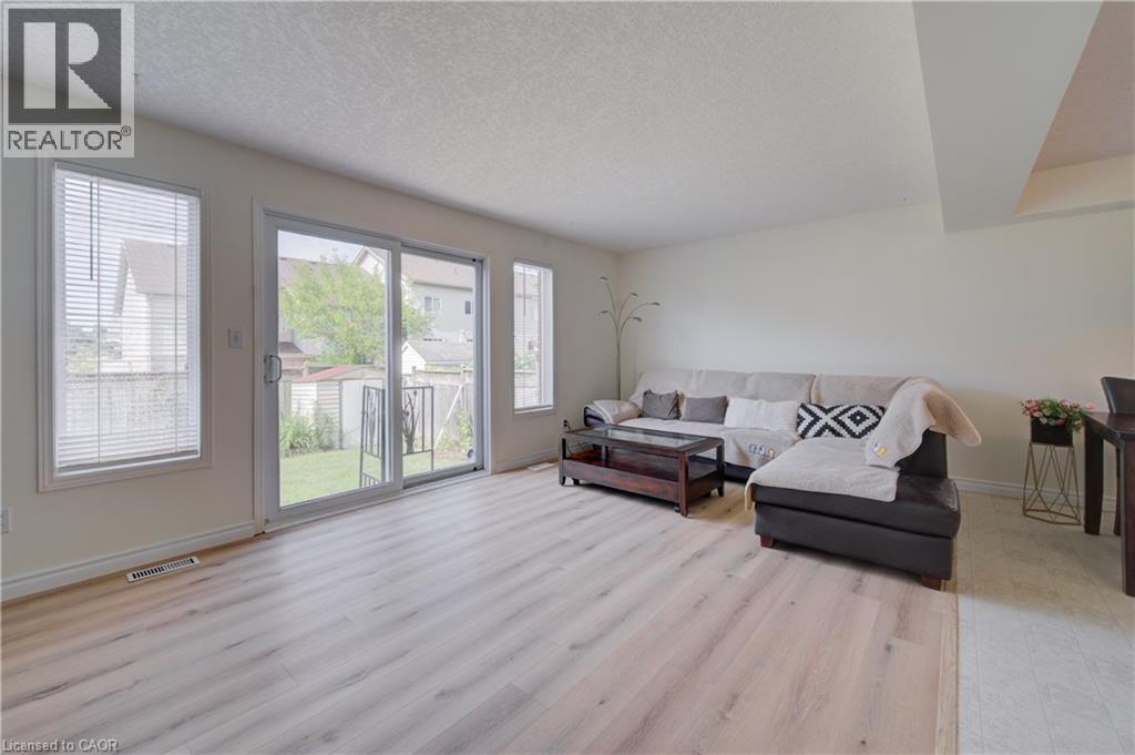 1064 Copper Leaf Crescent, Kitchener, Ontario N2E 3W4 - Photo 11 - 40860555