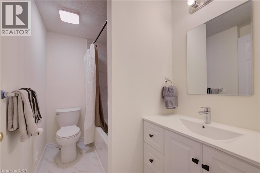 1064 Copper Leaf Crescent, Kitchener, Ontario N2E 3W4 - Photo 19 - 40860555