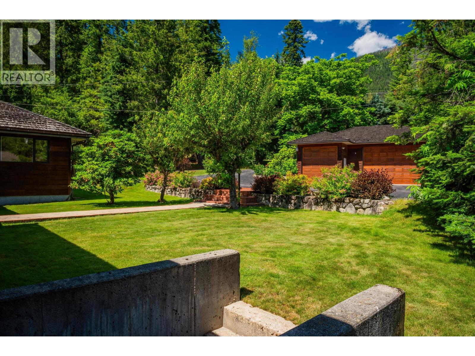 3918 Macgregor West Road, Nelson, British Columbia V1L 6M8 - Photo 27 - 10404324