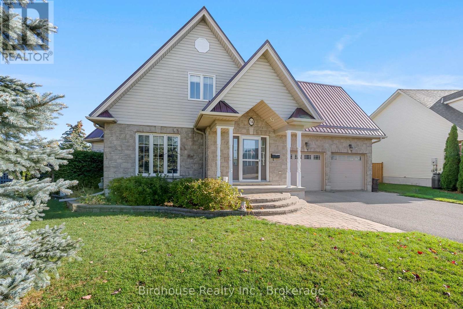 34 LORI BOULEVARD, Kawartha Lakes, Ontario