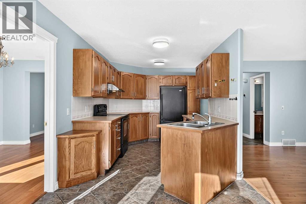 410 Shawbrooke Circle Sw, Calgary, Alberta  T2Y 2Z8 - Photo 10 - A2348801