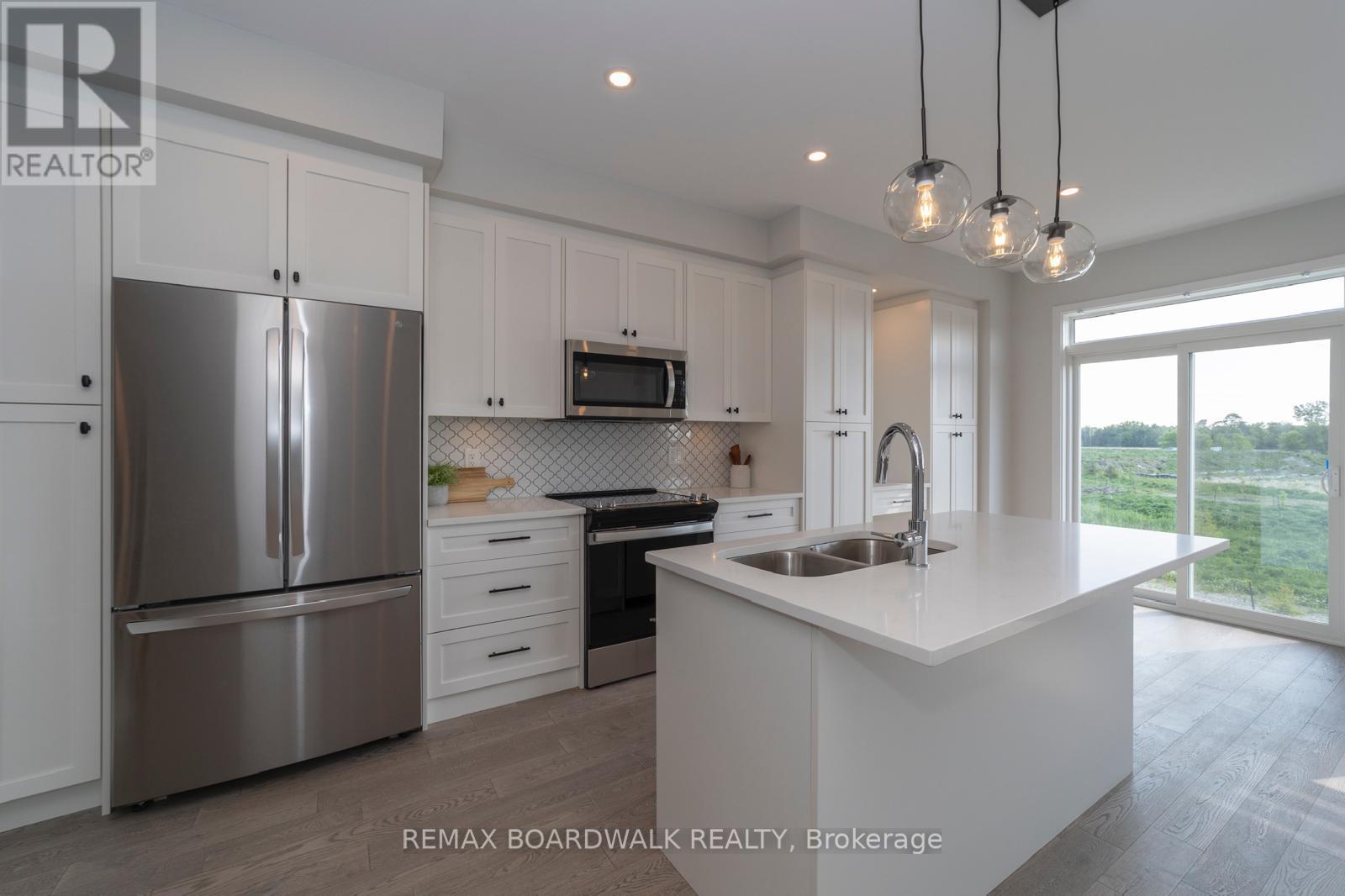 128 Main Halyard Lane, Ottawa, Ontario  K2J 7B6 - Photo 10 - X14111040